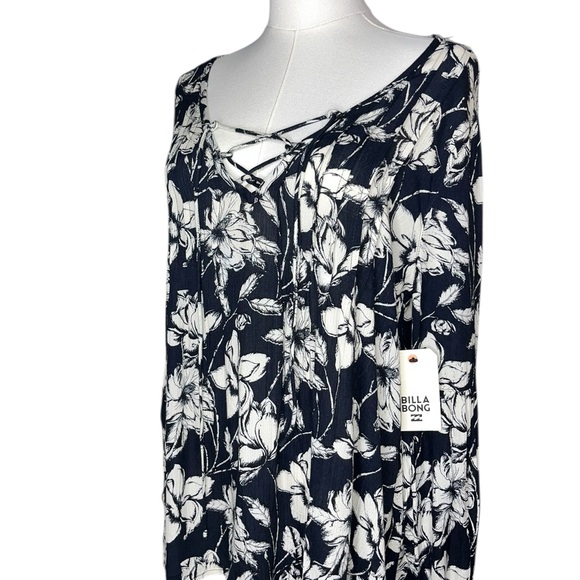 Billabong Tops - ~ NWT Billabong Floral Print Blouse lightweight Size Medium